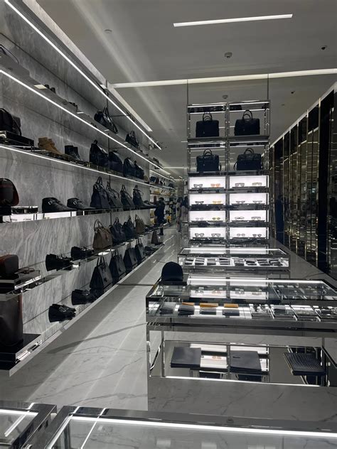 ช็อป ysl